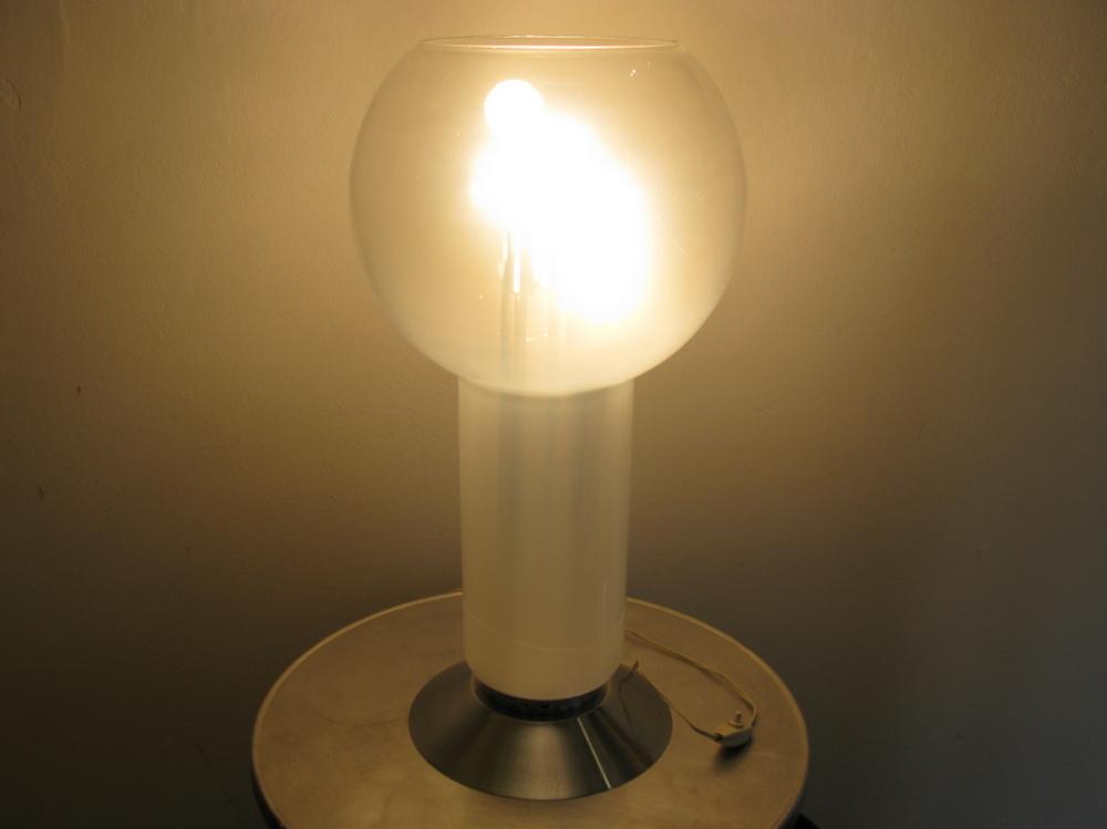 lampada da tavolo vetro lattimo
