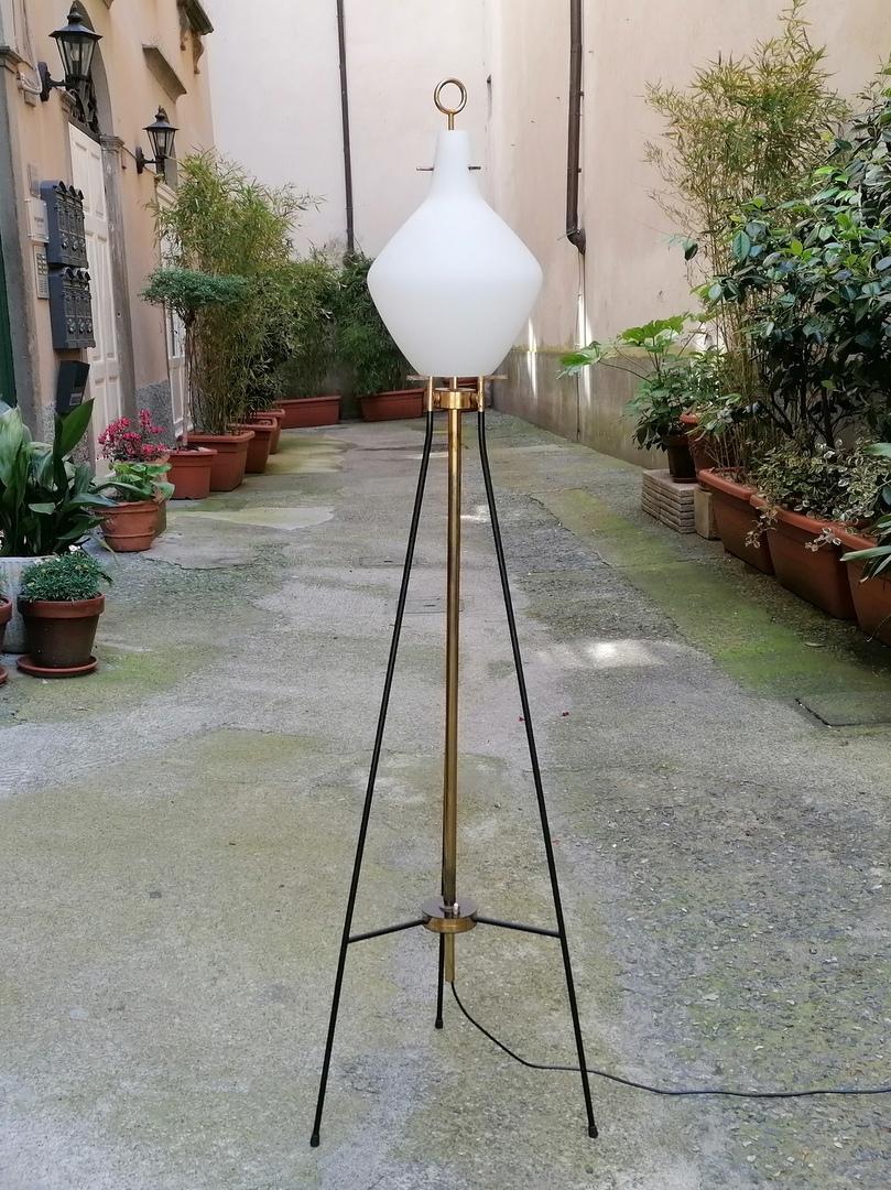 piantana Stilnovo treppiede