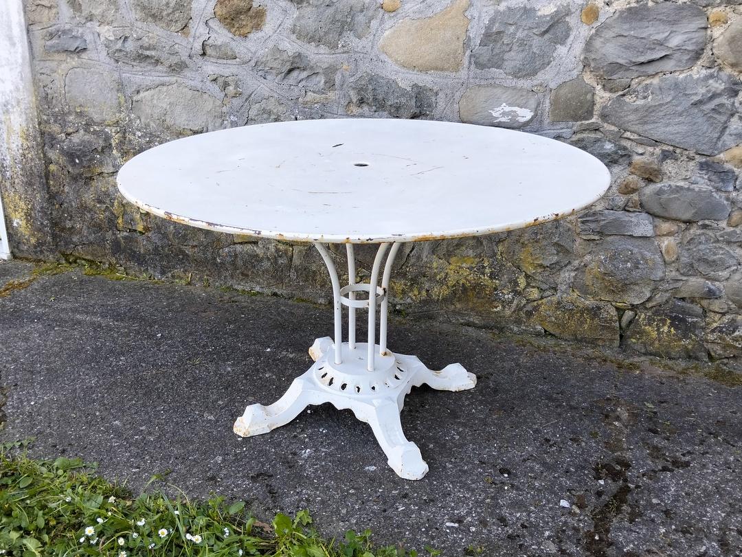 tavolo giardino Liberty