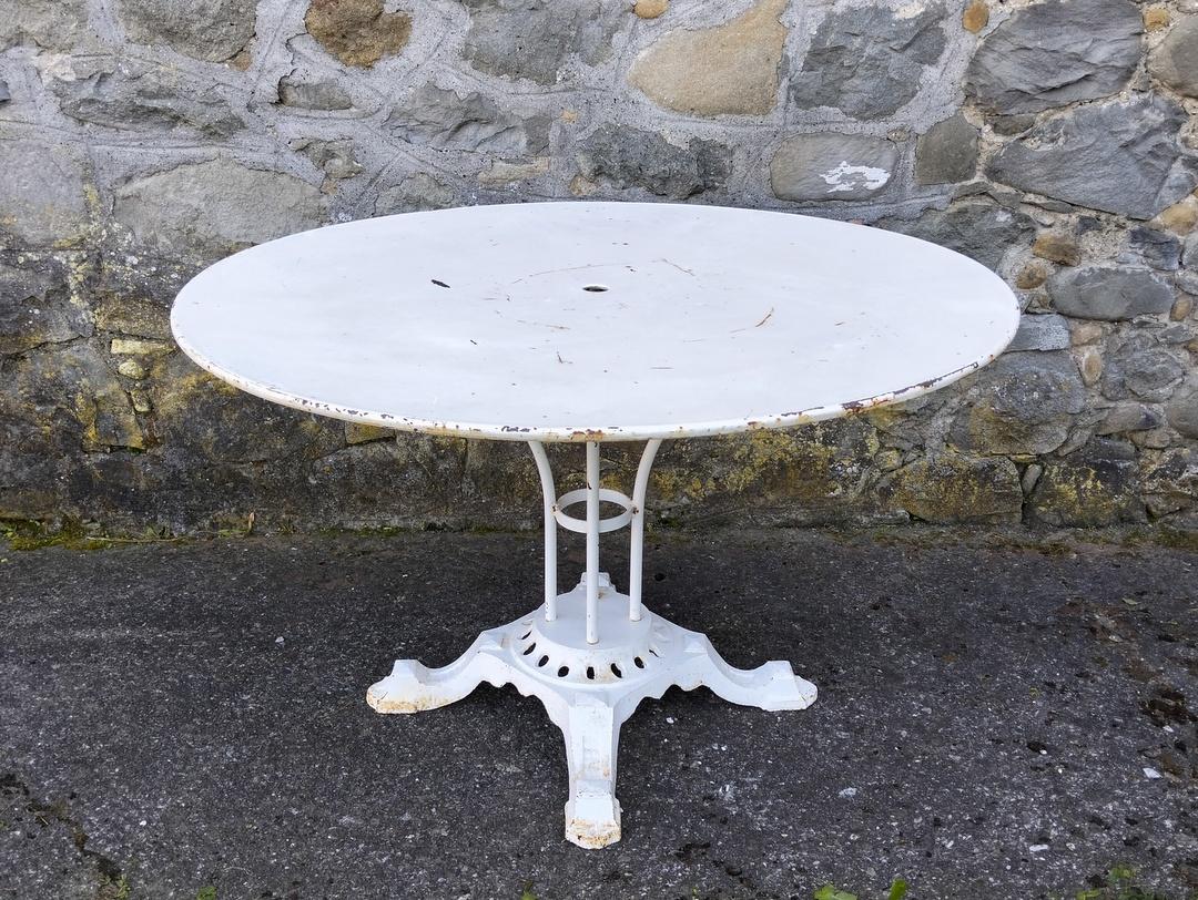 tavolo giardino Liberty